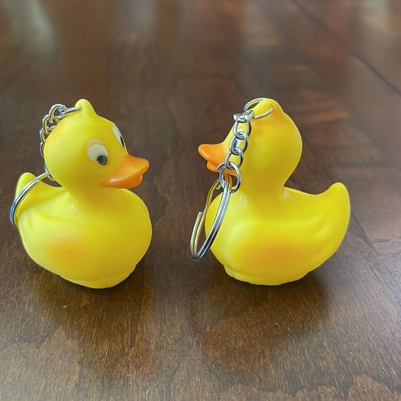 Set of 2 Key Chain keyring yellow Rubber Duck - Picture 2 of 4